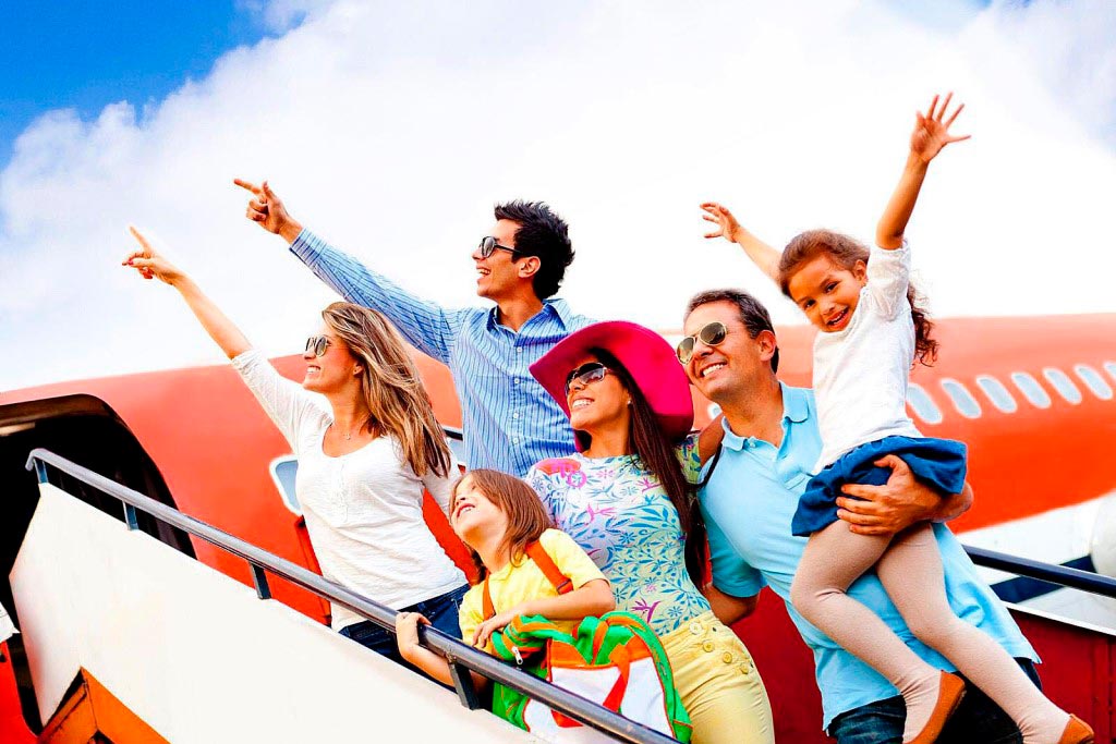 семья путешествует